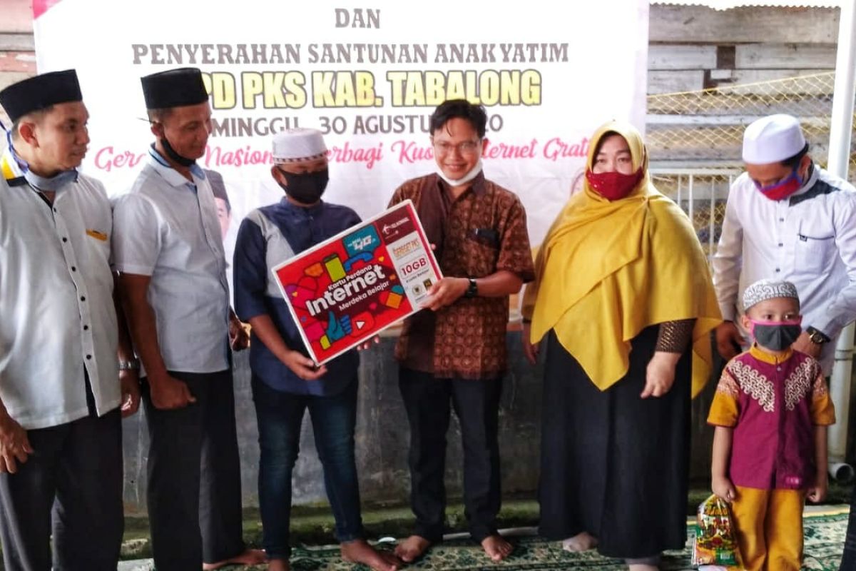 Ratusan anak yatim  terima bantuan kuota dari anggota dewan