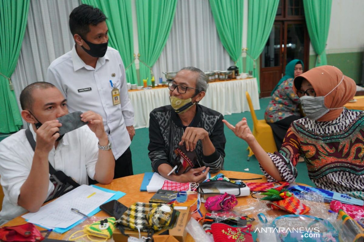 103 karya ikut lomba masker kreatif di Kota Pontianak