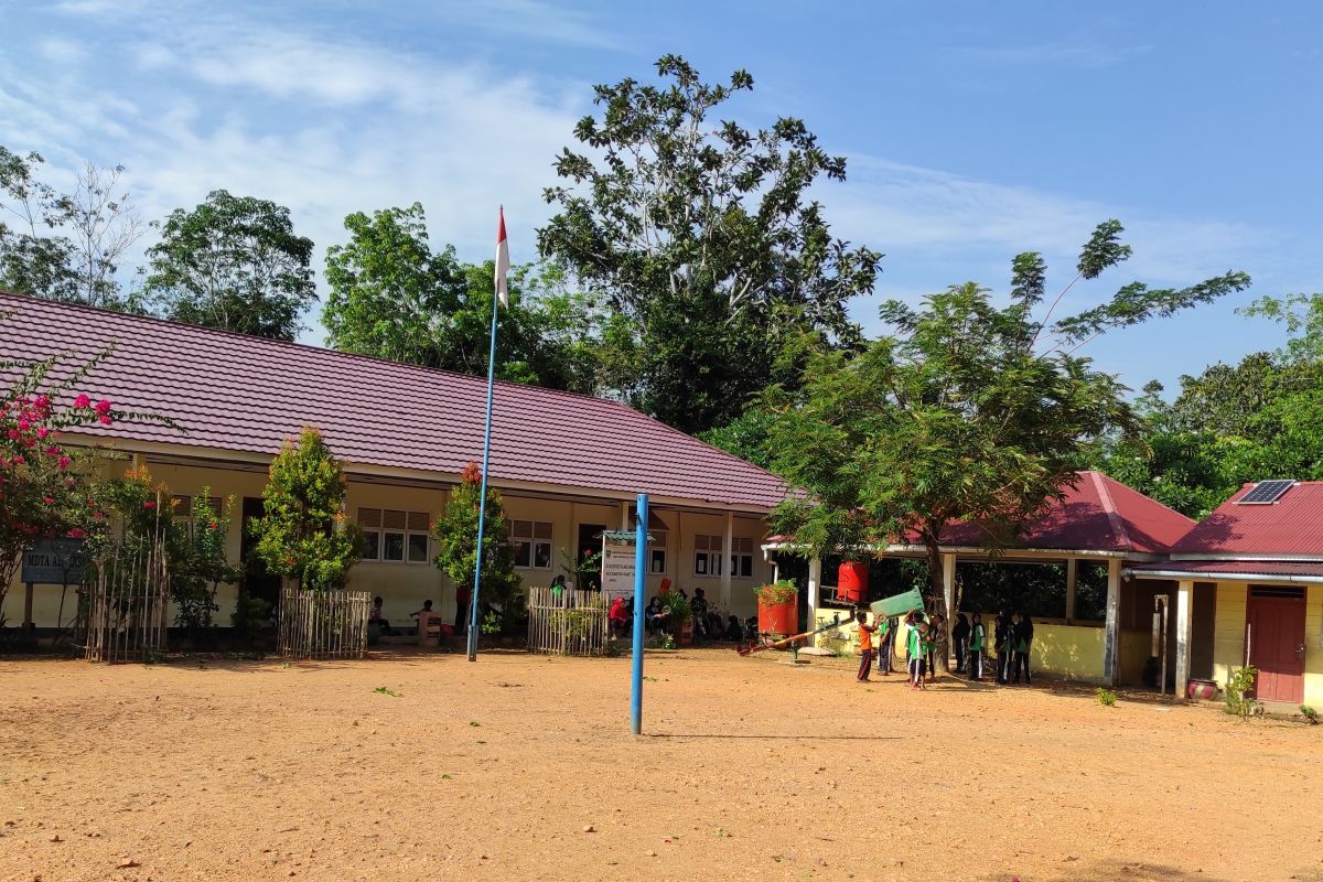 Secercah harapan anak Talang Mamak kembali bersekolah