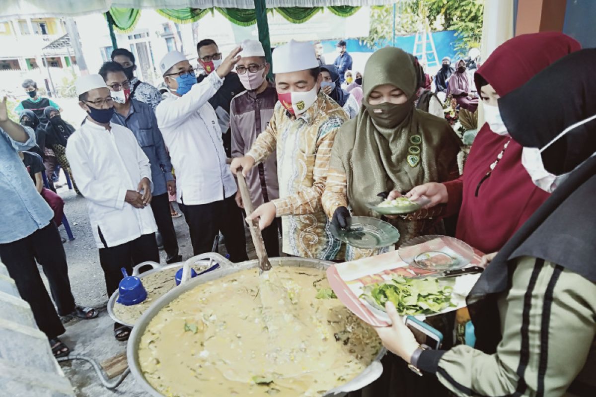 Wali Kota Banjarmasin tertarik buat rekor MURI tradisi buat bubur Asyura