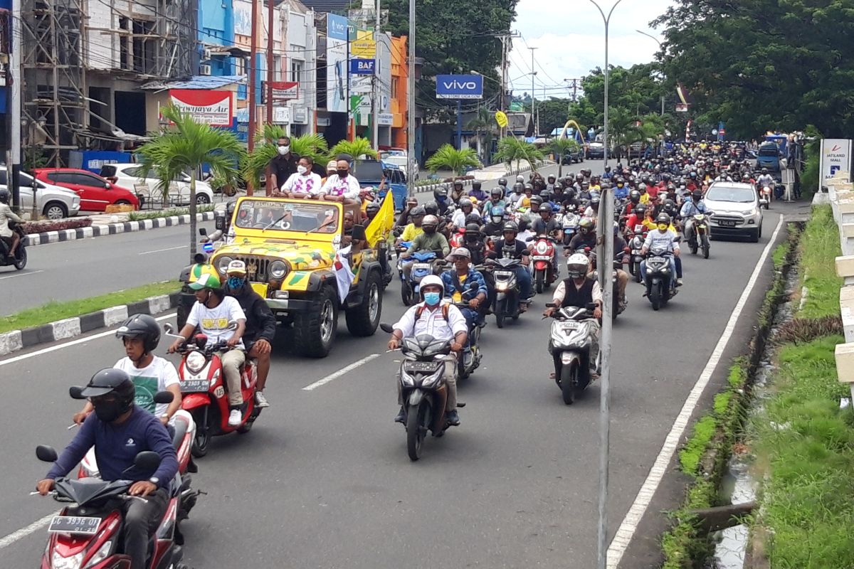 Pasangan MHB - Gas diarak keliling kota Ternate