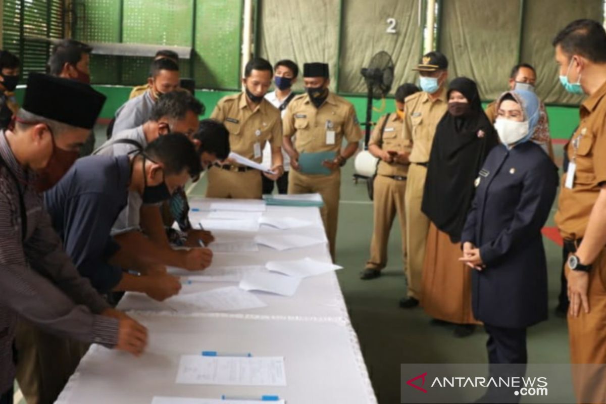 Bantu Alat Dan Mesin, Bupati Serang Ajak Petani Tanam Jagung