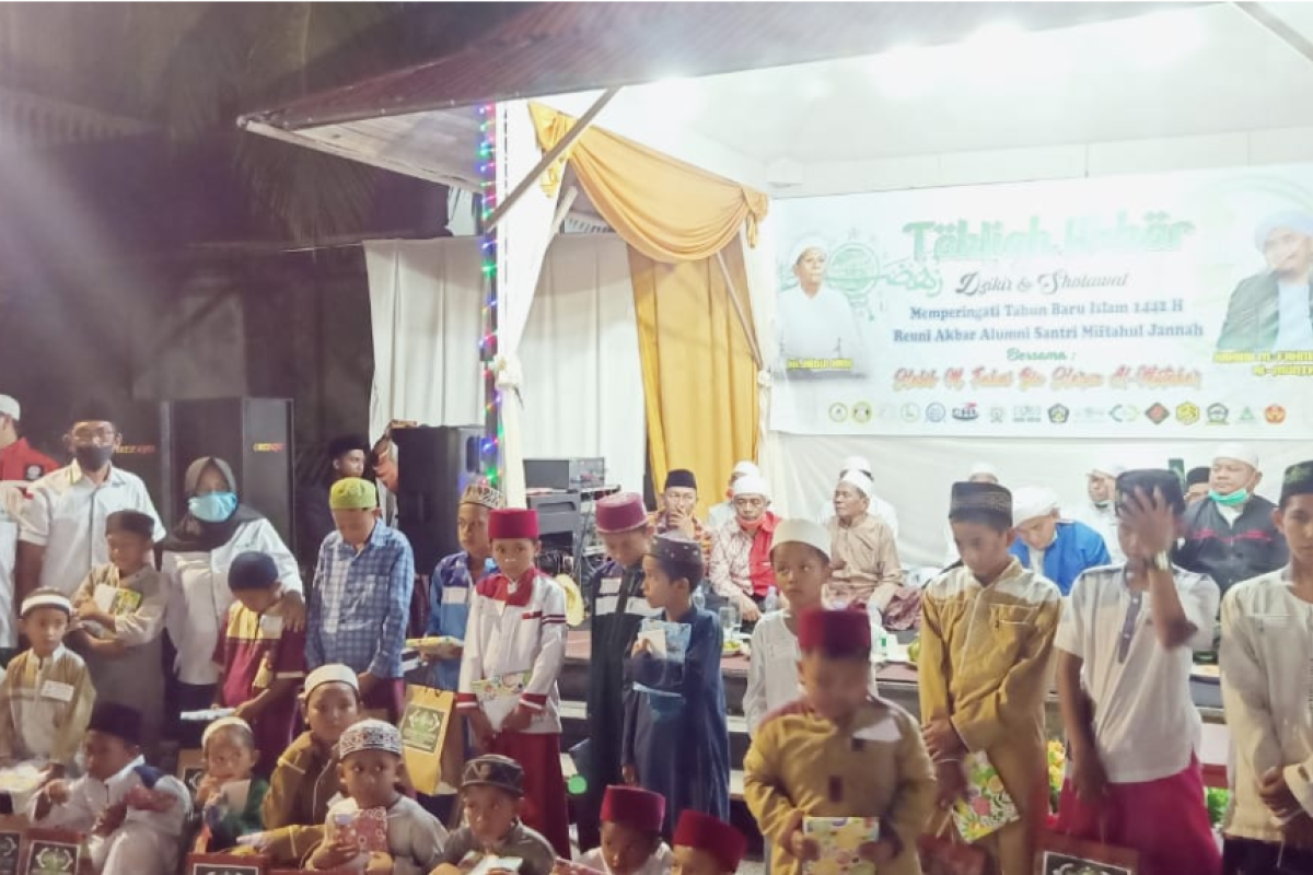 LAZISNU Kota Pontianak - MWCNU Pontianak Timur santuni 50 Anak Yatim