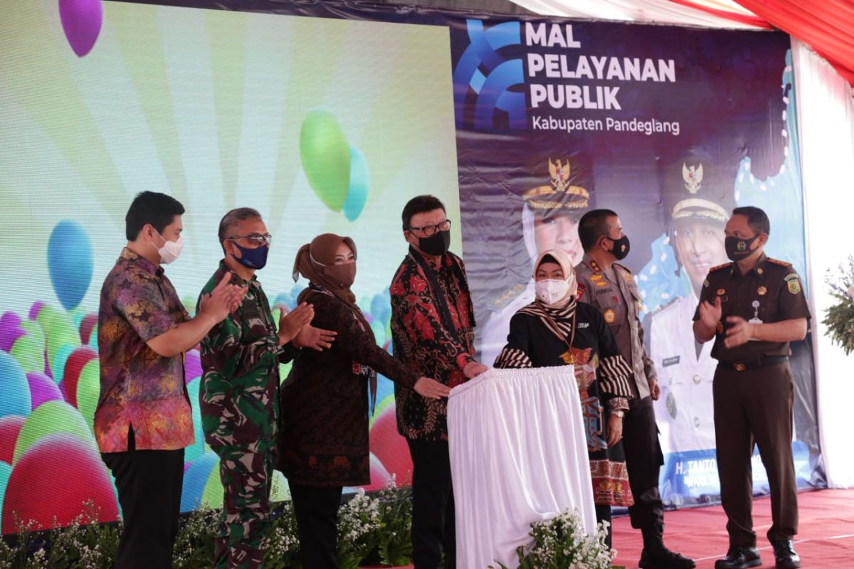 Menpan RB Tjahjo Kumolo resmikan mal pelayanan publik pertama di Banten