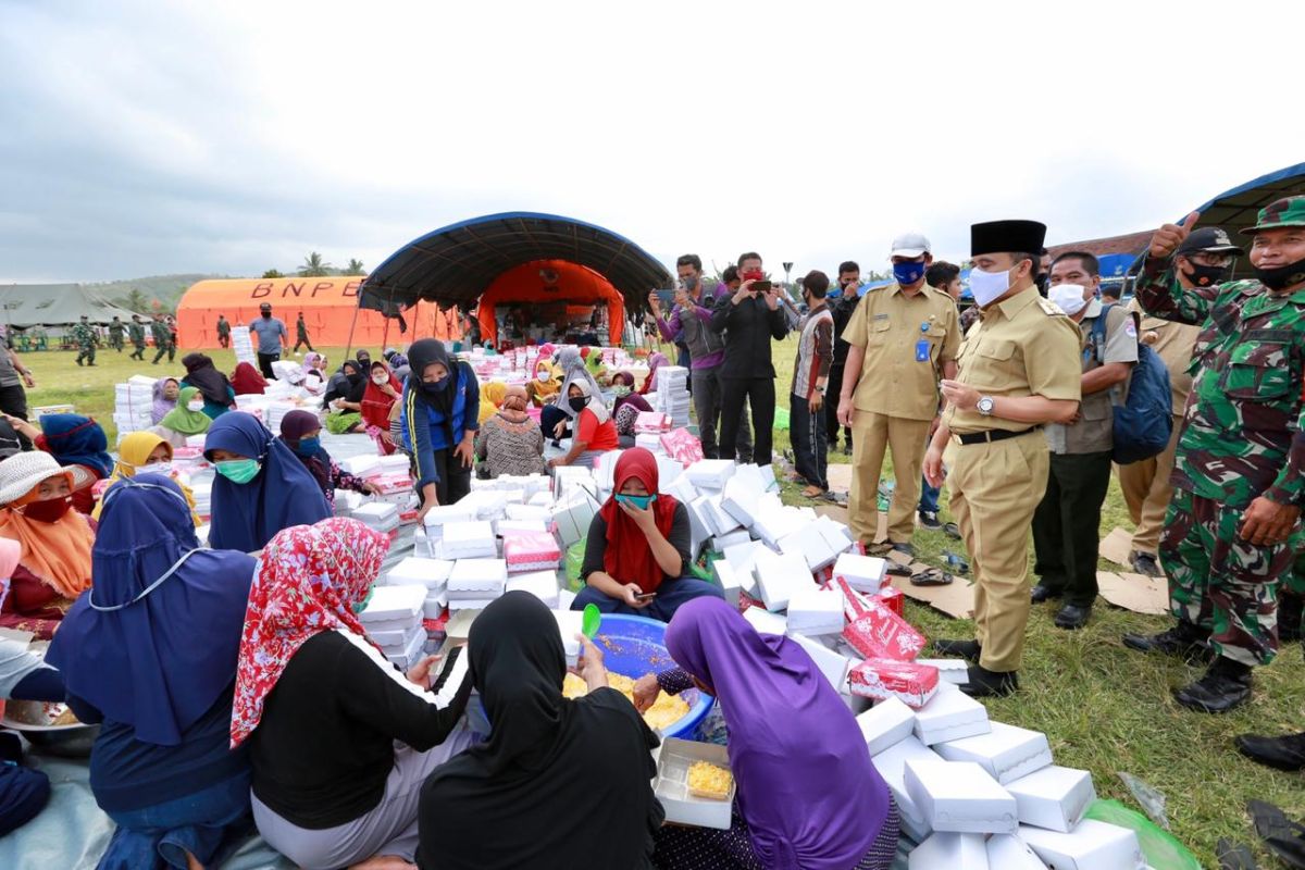 Berlakukan karantina massal, pemerintah siapkan 18.000 porsi makanan di pesantren Banyuwangi