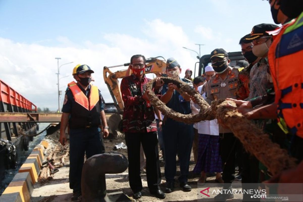 Tanah Laut's Swarangan Port begins operating