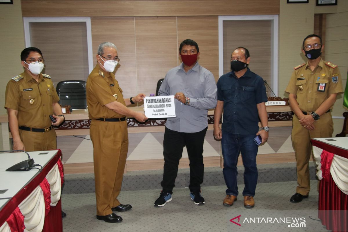 Serikat Pekerja Mandiri PT SAM serahkan donasi senilai ribuan masker