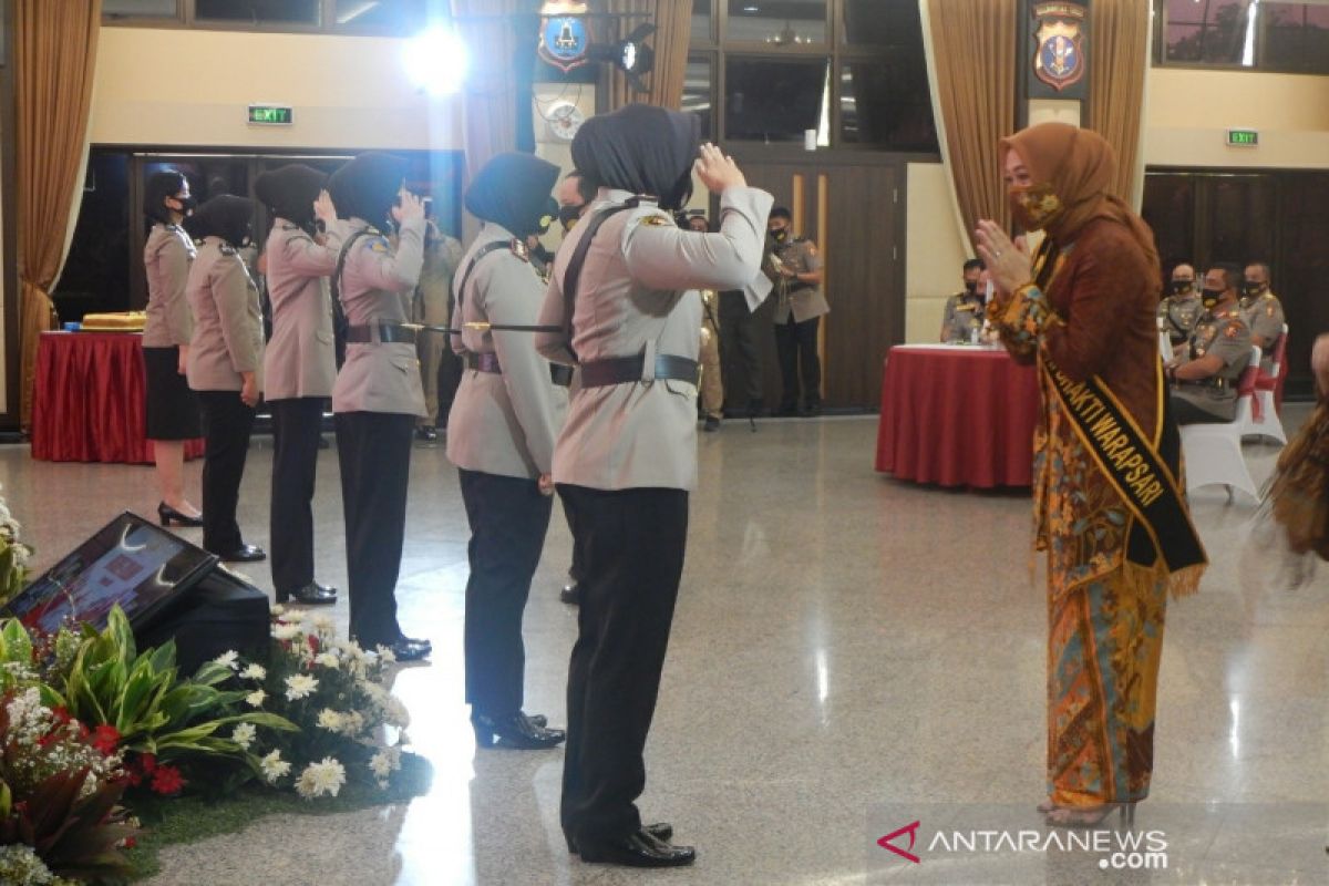 Kemarin, Kejagung sita BMW Jaksa Pinangki hingga MK uji RUU MK