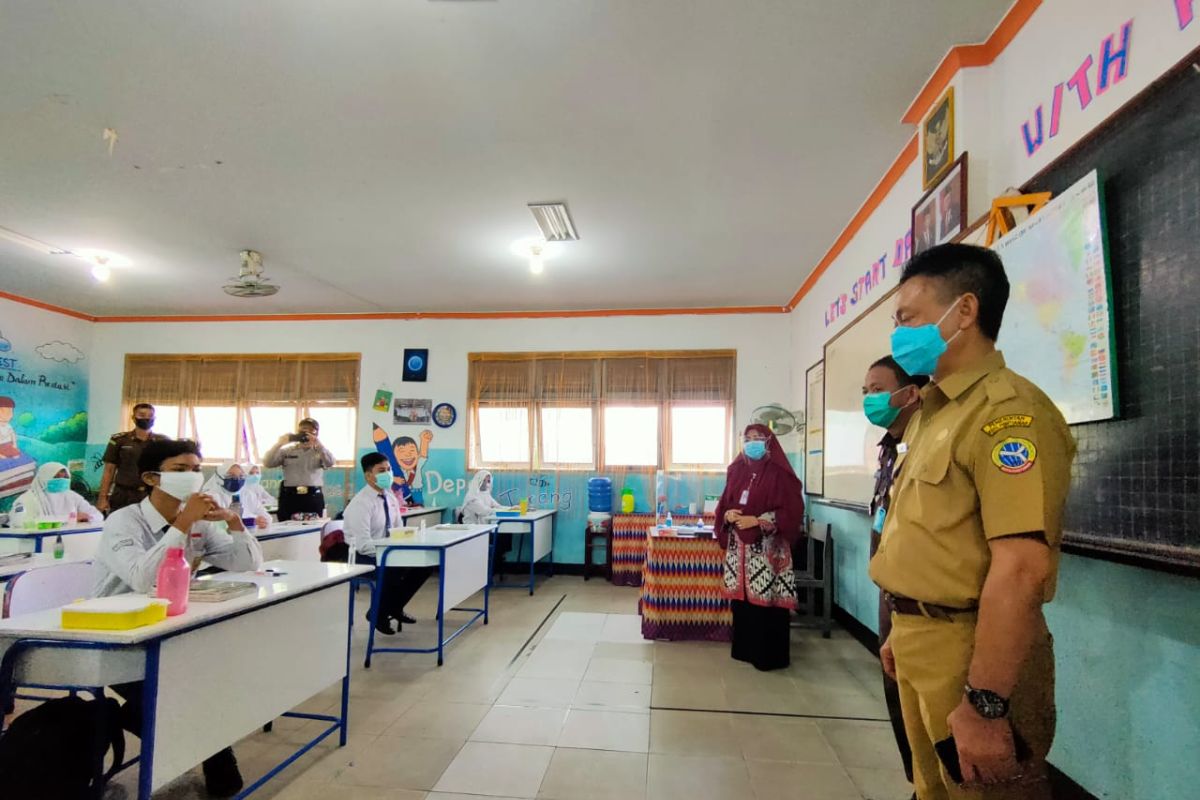 Disdikbud Kalbar evaluasi belajar tatap muka di SMA Negeri 1 Pontianak