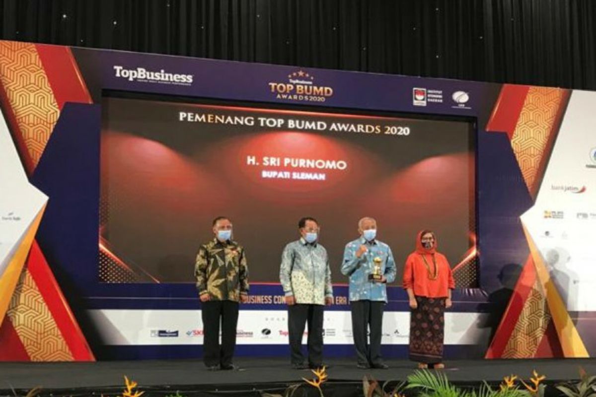 Bupati Sleman Sri Purnomo raih penghargaan Top Pembina BUMD 2020