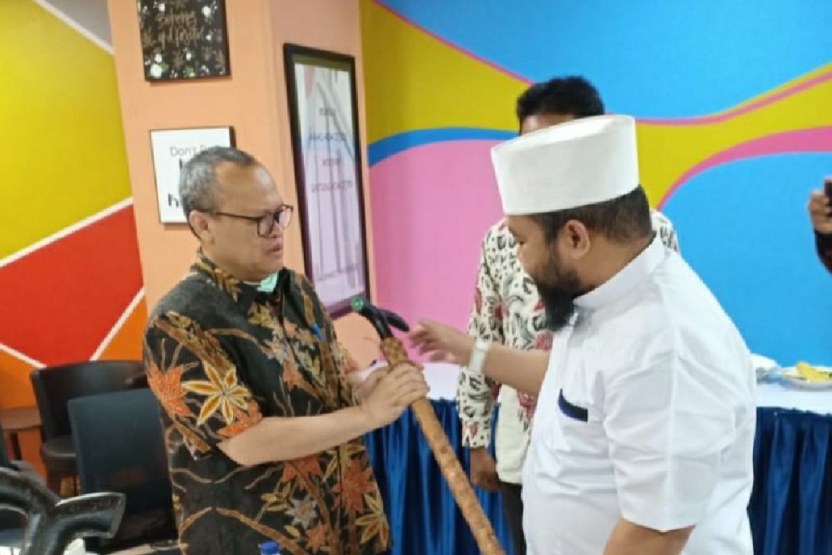 Sudah dinyatakan positif COVID-19, Wali Kota Bengkulu kunjungi Kementerian  ESDM