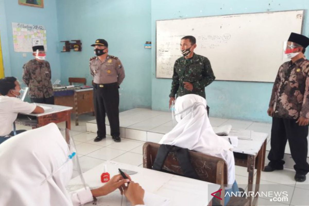 Tiga sekolah di Bangkalan uji coba pembelajaran tatap muka terbatas