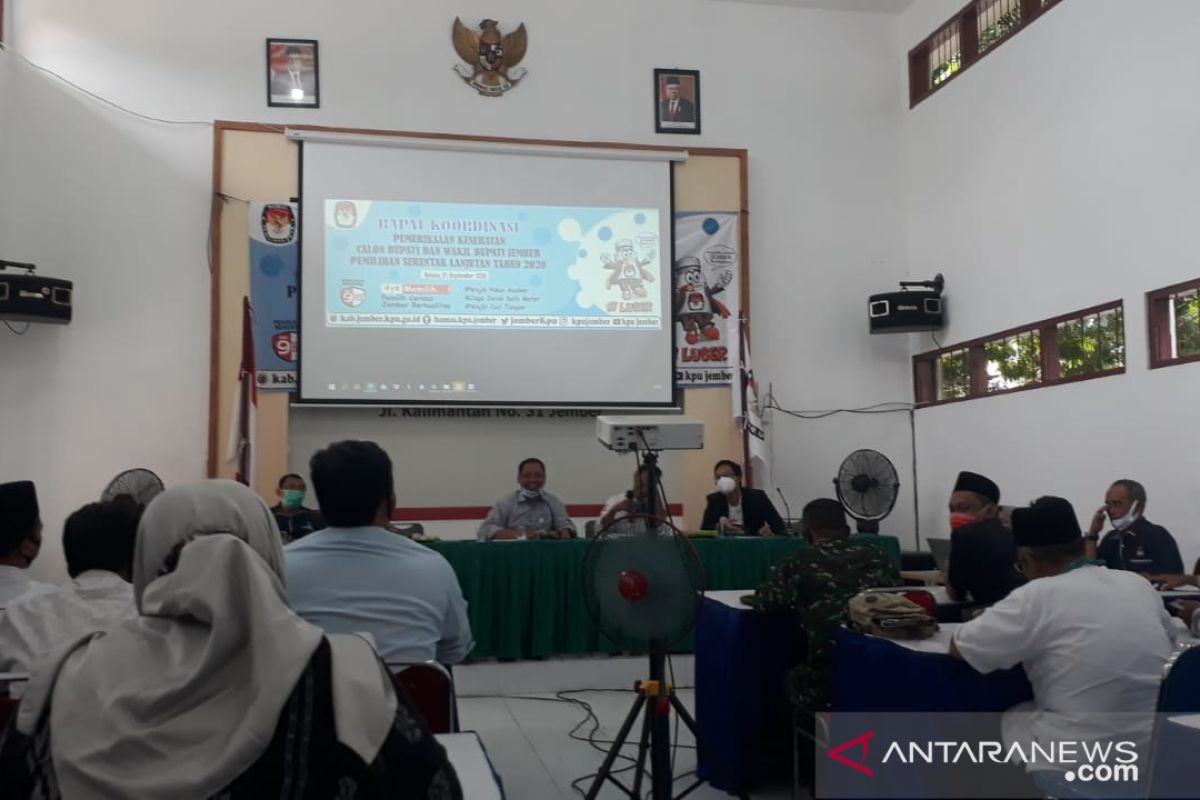 Pemeriksaan kesehatan bacabup-bacawabup Jember di RSSA Malang