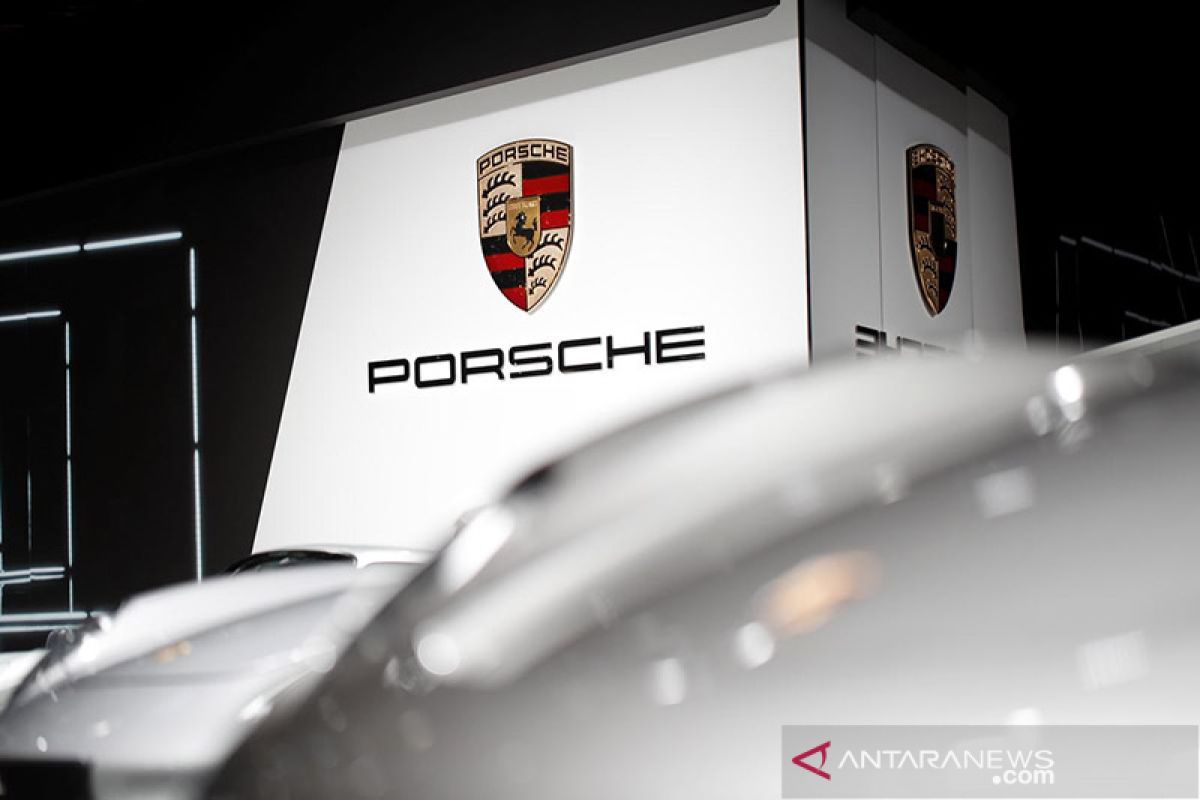 Porsche Panamera Turbo S E-Hybrid segera meluncur