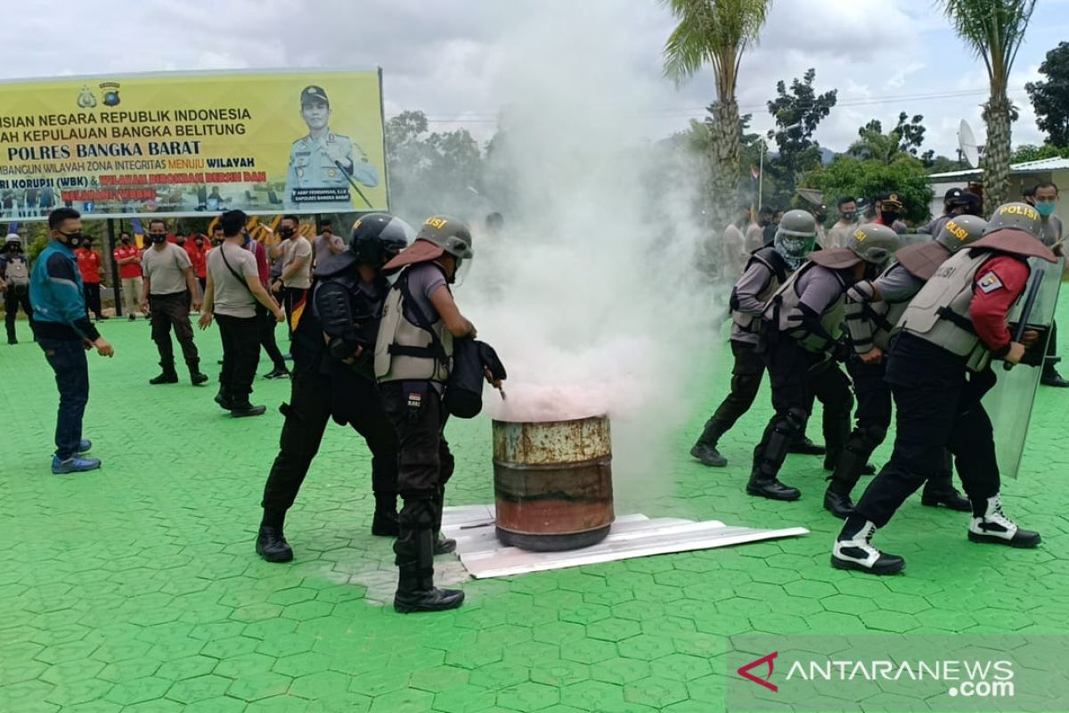 Polres Bangka Barat gelar simulasi penanganan unjuk rasa Pilkada 2020