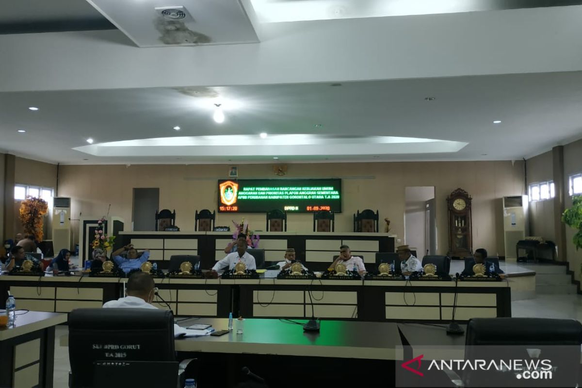 DPRD Gorut tunda pembahasan APBD-P akibat dokumen tidak terbaca