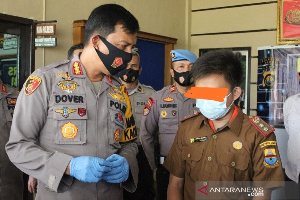 Mengaku pegawai kantor pajak tipu orangtua pacar sendiri, ternyata PNS gadungan