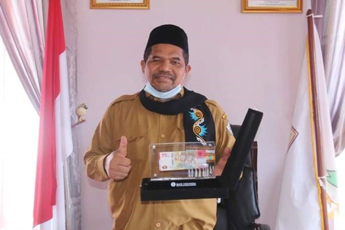 Bupati Bener Meriah terima UPK pecahan khusus Rp75.000,- dari Bank Indonesia