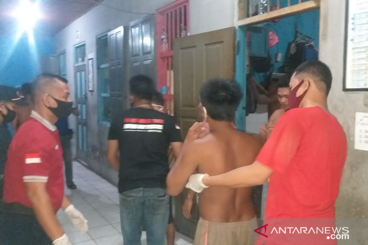 Razia Rutan Kandangan, puluhan besi tajam dan benda berbahaya diamankan