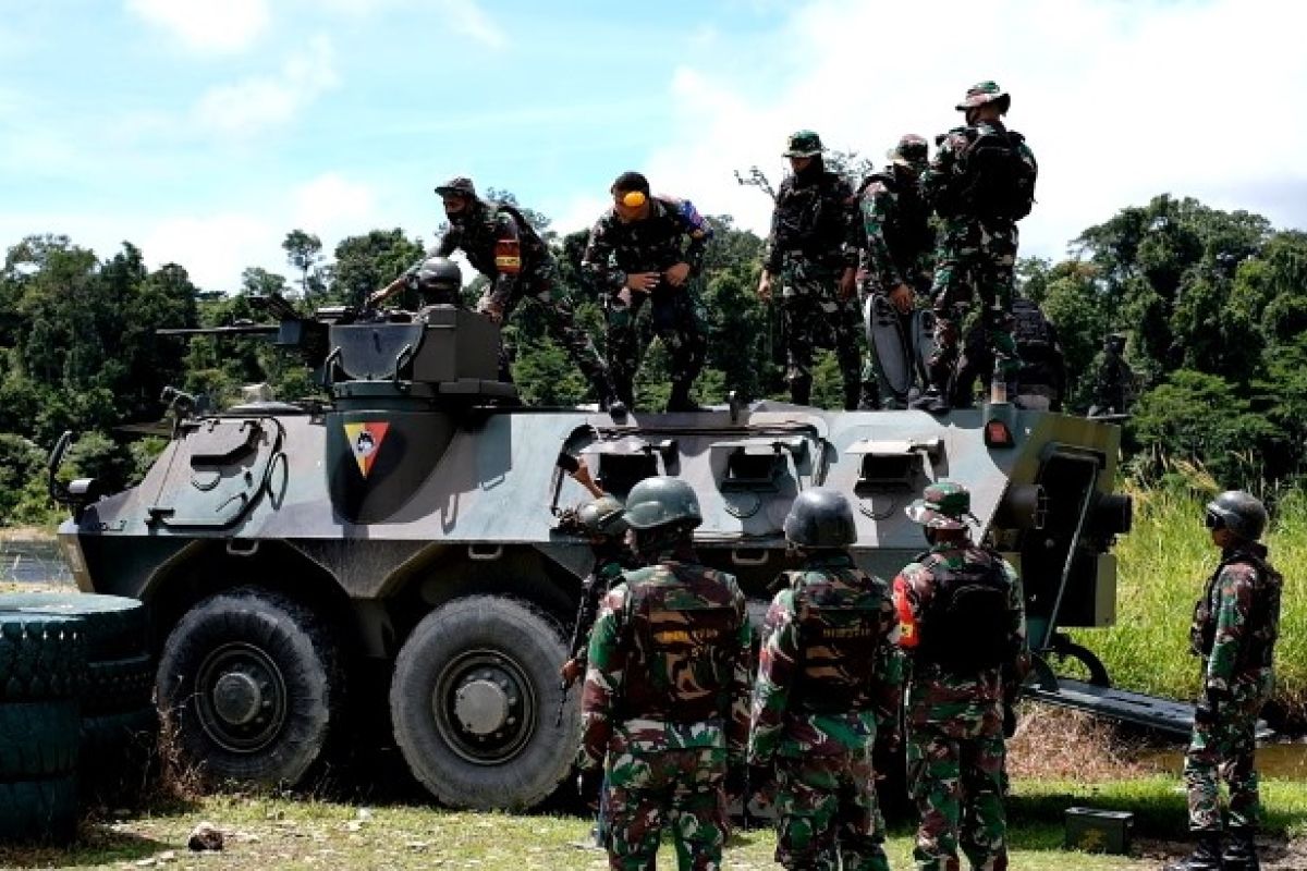 Waaslat Kasad tinjau latihan senjata berat Denkav 3/SC Timika