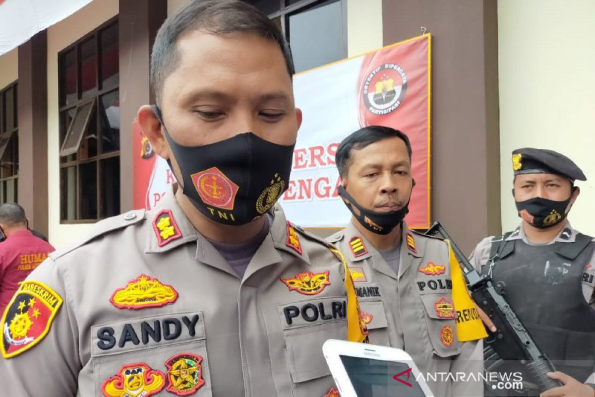 Wanita kubur bayi sendiri hidup-hidup, ditangkap polisi