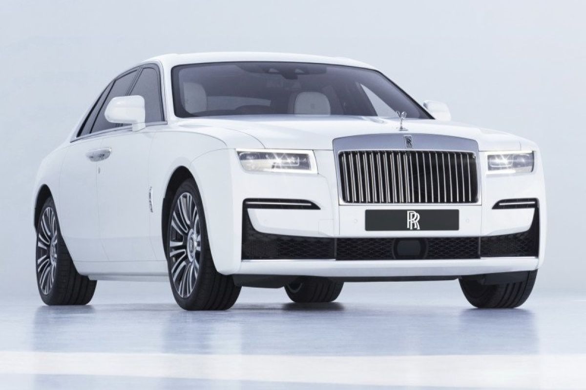 Ini spesifikasi mobil mewah Rolls-Royce Ghost generasi kedua