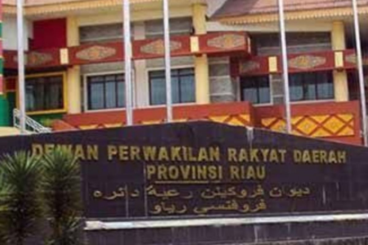 Dua Anggota DPRD Riau positif COVID-19