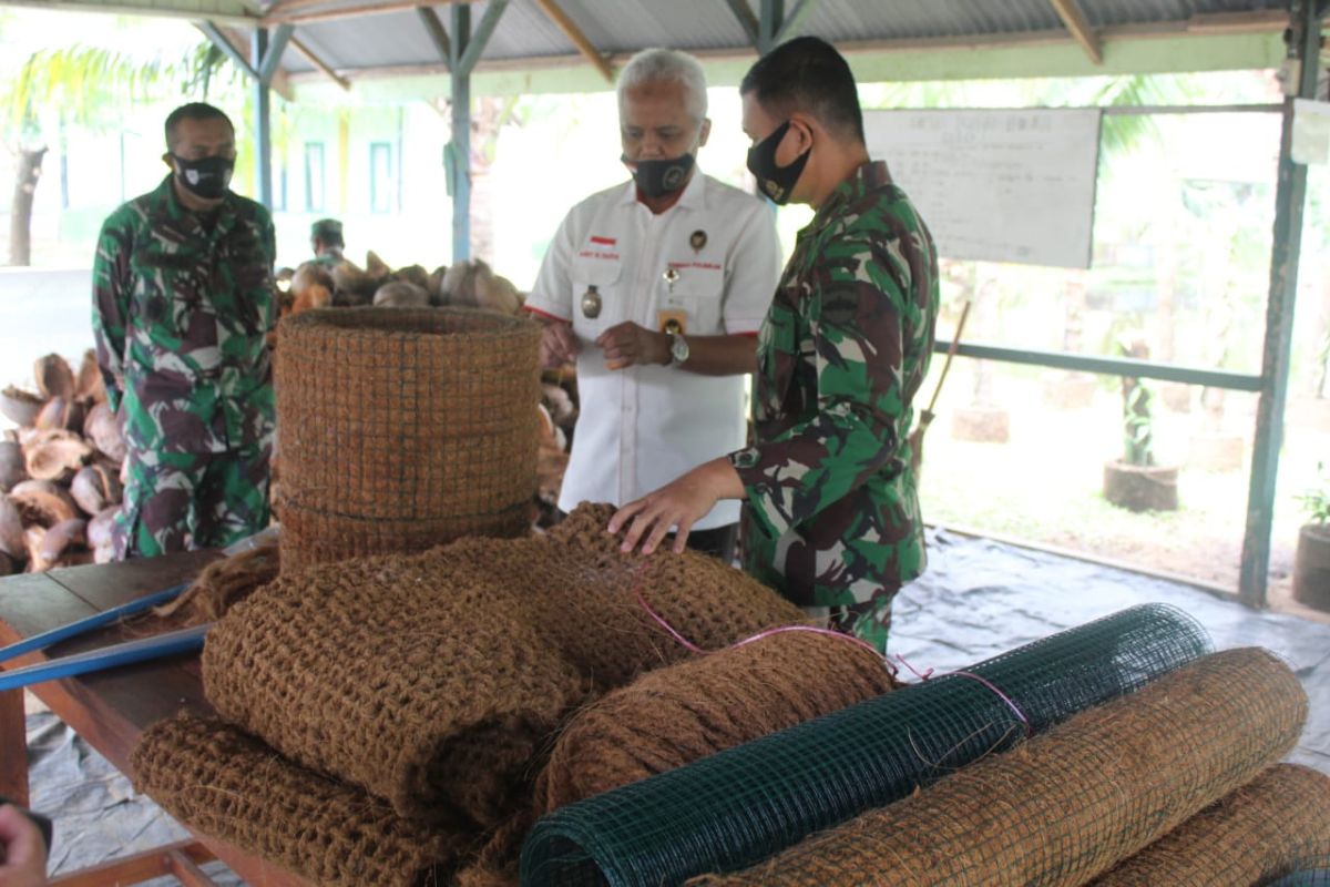 Asdep Intelijen Pertahanan puji pengelolaan sabut kelapa dan budidaya vanili Kodim 0314/Inhil