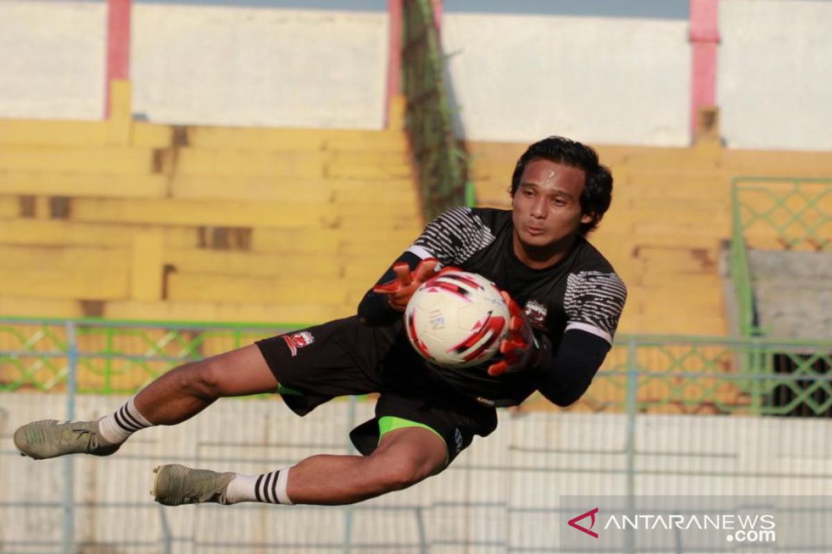 Jauhi risiko cedera, kiper Madura United pilih hindari ikut sepak bola  tarkam