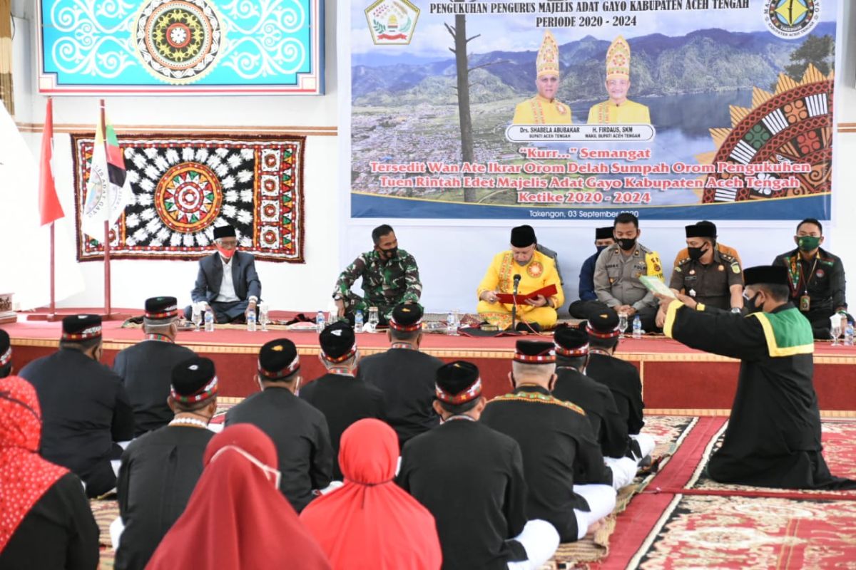 Bupati Shabela kukuhkan Pengurus Majelis Adat Gayo periode 2020-2024