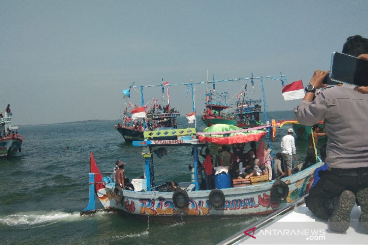 Sedekah laut di Batang digelar sederhana sesuai protokol kesehatan