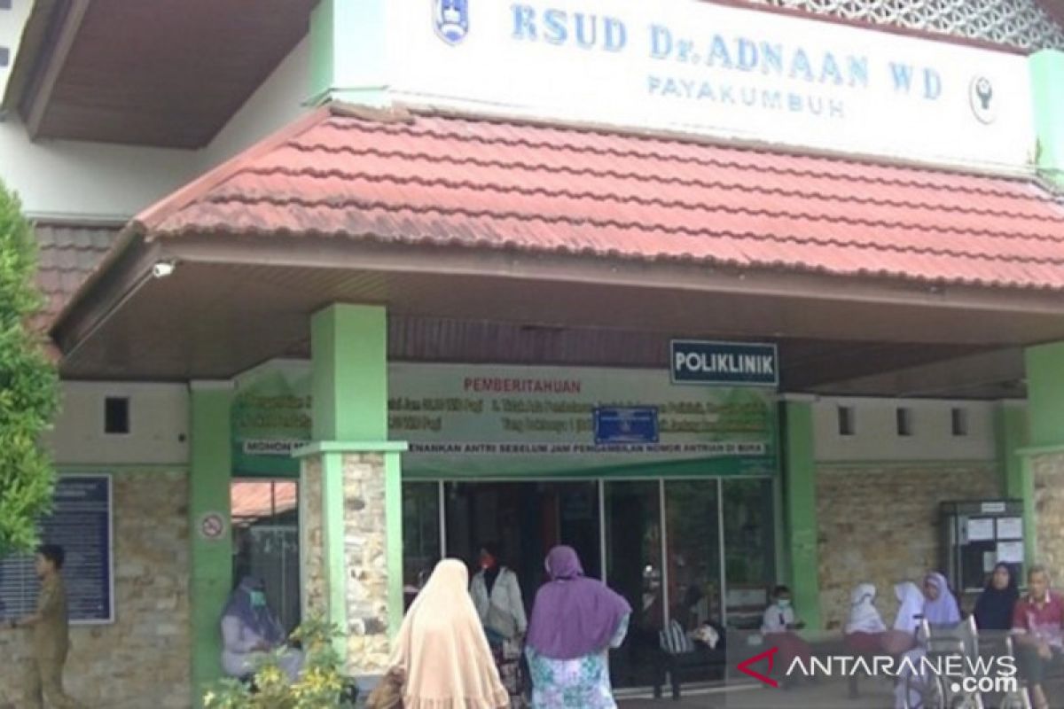 Ketersediaan tempat tidur pasien COVID-19 di RSUD Adnaan WD menipis