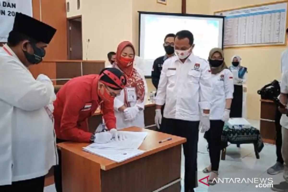 Bakal Paslon Tiwi-Sudono mendaftar Pilkada Purbalingga