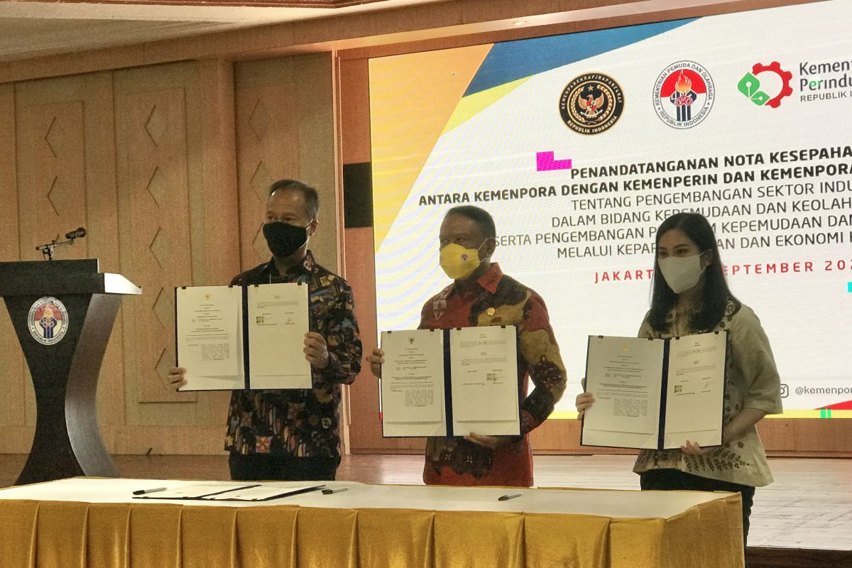 Tandatangani MoU, Menperin Agus Gumiwang : Bangkitkan industri alat olahraga