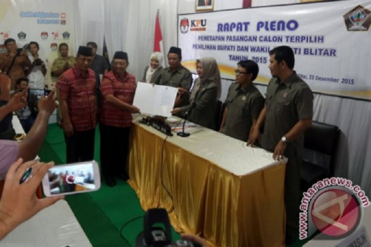 Pasangan petahana di Kabupaten Blitar Rijanto-Marhaenis daftar pilkada