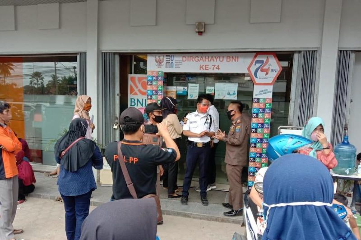 Satgas COVID-19 Kabupaten OKI tegur manajemen BNI terkait kerumunan