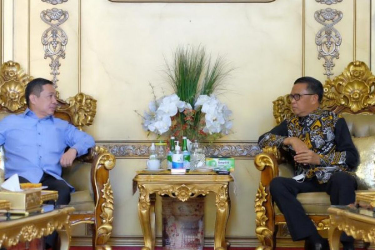 Ketum Partai Gelora silaturahmi dengan Gubernur Sulsel