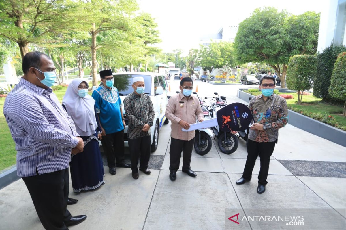 Wali kota serahkan delapan kendaraan BTN ke Baitul Mal Banda Aceh