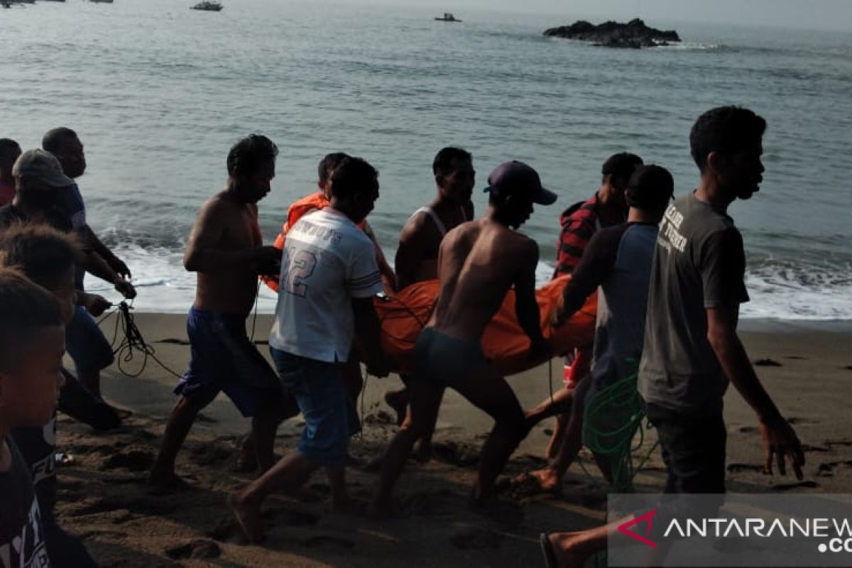 Nelayan Sukabumi yang hilang diterjang ombak ditemukan meninggal