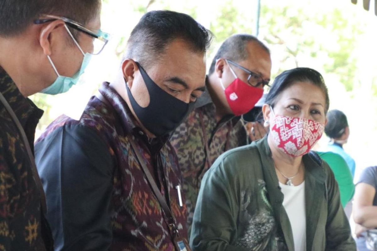 Putri Koster puji kreativitas perajin Bali di tengah pandemi