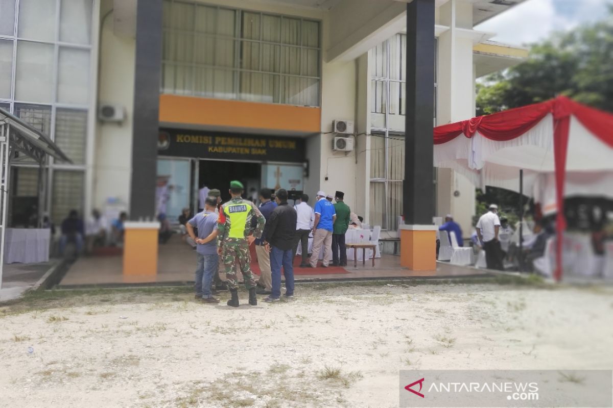 Tiga pasang calon mendaftar di Pilkada Siak, selanjutnya pemeriksaan kesehatan