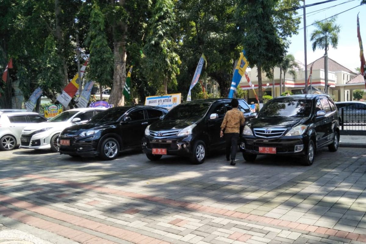Kendaraan dinas Mataram akan ditempelkan stiker "Patroli COVID-19"
