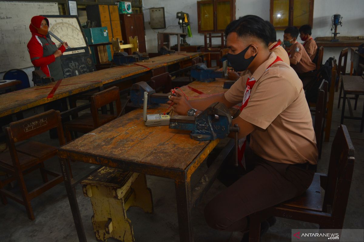 Doni Monardo minta pemda siapkan fasilitas pemeriksaan kesehatan di sekolah