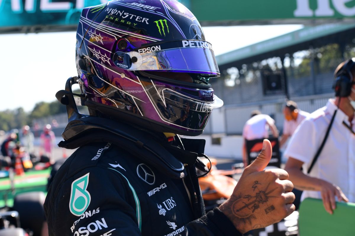 Hamilton  raih pole position GP Italia