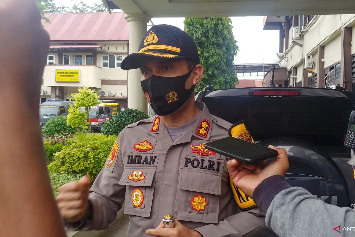 Polisi bekuk pelaku begal yang beraksi gunakan parang di lintas Padang-Painan