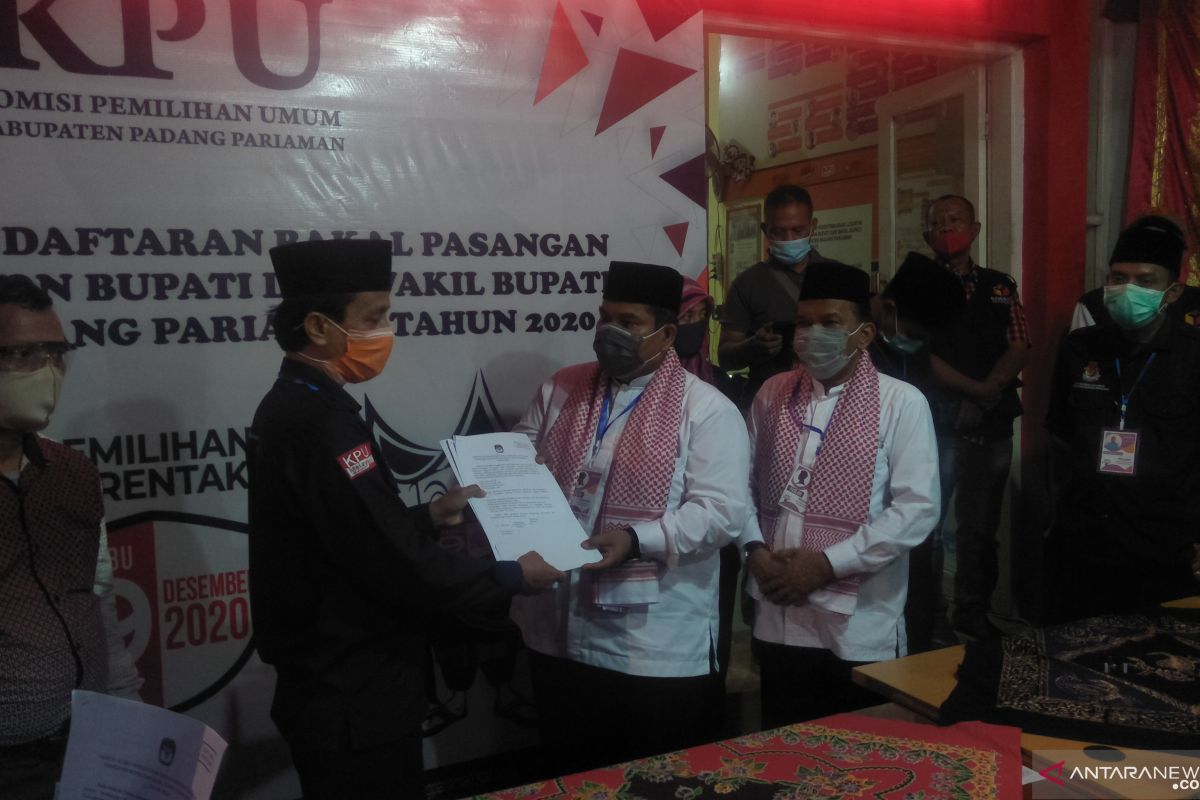 KPU Padang Pariaman terima berkas pendaftaran pencalonan Suhatri Bur-Rahmang