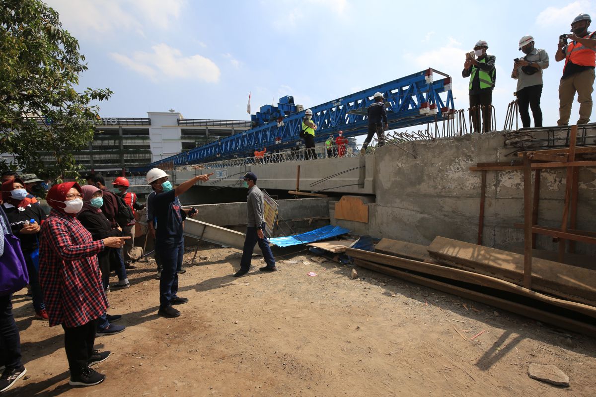 Risma minta pembangunan Jembatan Joyoboyo Surabaya selesai November 2020