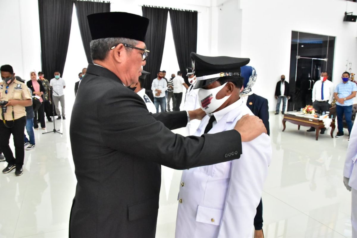 Bupati Malra lantik 12 Kepala Desa