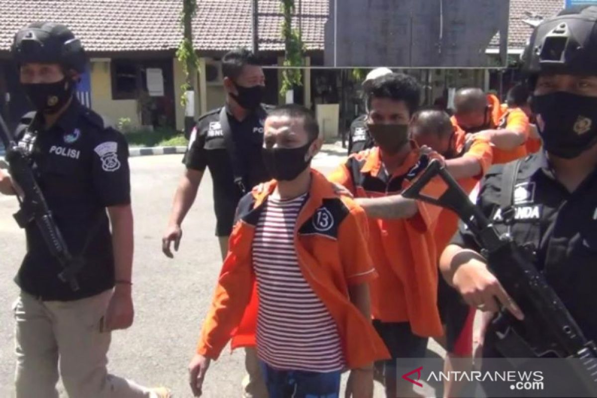 Selama dua pekan, polisi Tanjung Perak ungkap total 8 kg sabu-sabu