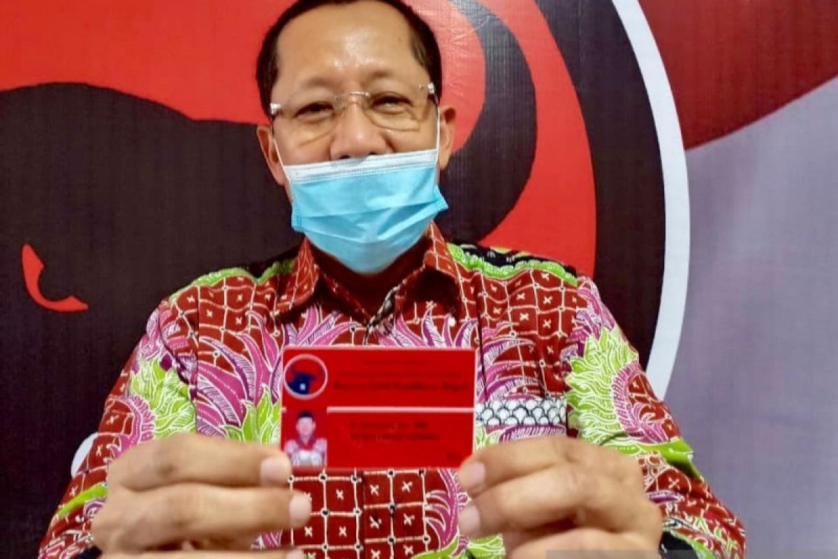 Bacabup Tuban Setiajit resmi kader PDIP usai dapat KTA